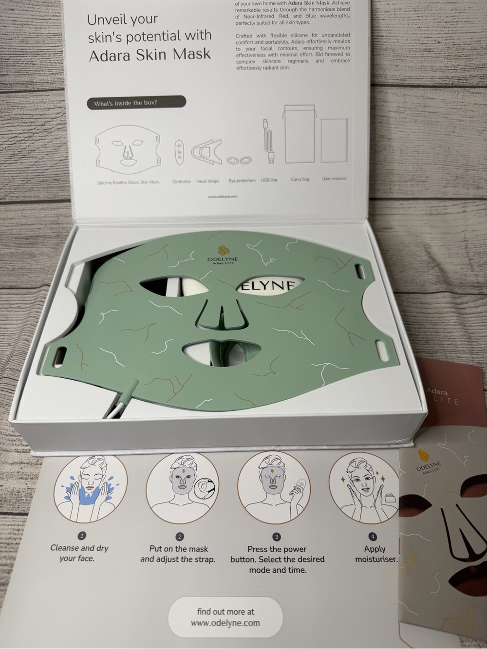 Odelyne Skin Mask - Sage Green LED Facial Mask